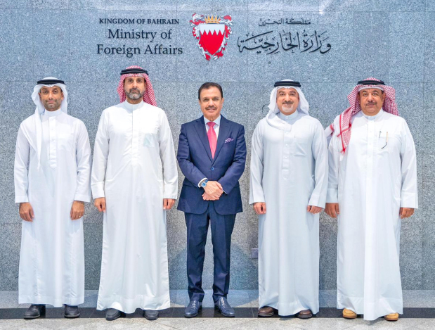 <p>Foreign Ministry Under-Secretary for Political Affairs Ambassador Khaled Yousef Al Jalahma yesterday received Honorary Consul of South Africa to Bahrain Mohamed Othman on the occasion of receiving his consular commission and commencing his duties.</p>
<p>Foreign Ministry Under-Secretary for Consular and Administrative Affairs Ambassador Talal Abdulsalam Al Ansari attended. Ambassador Al Jalahma congratulated the honorary consul on his appointment and discussed means to enhance relations and co-operation between Bahrain and South Africa in line with the shared interests and aspirations of both countries and their peoples.</p>
<p>He also wished him success in carrying out his consular duties.</p>